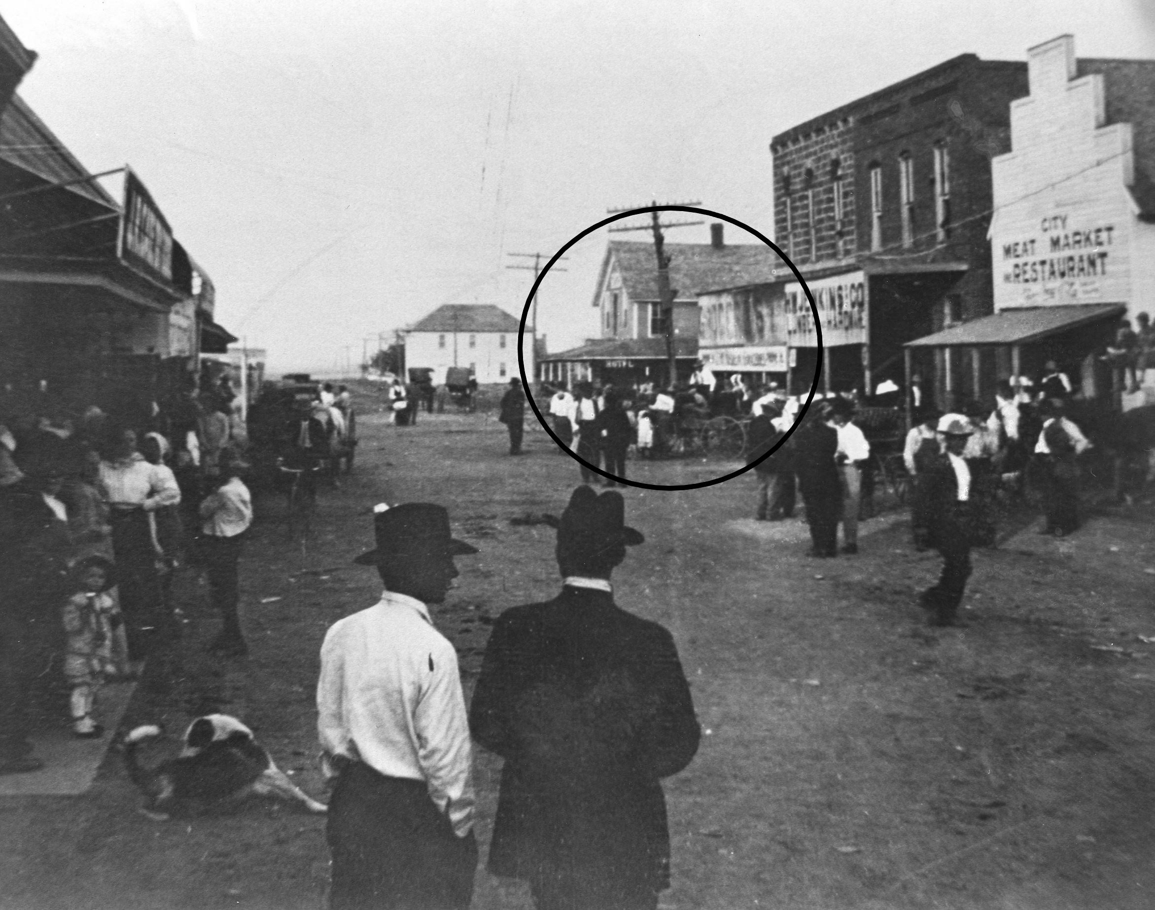 Eureka Hotel 2022935